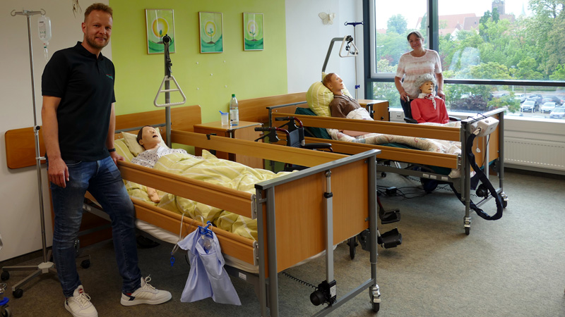 Spende Pflegeakademie Die Pflegeakademie erhält neue Pflegebetten.